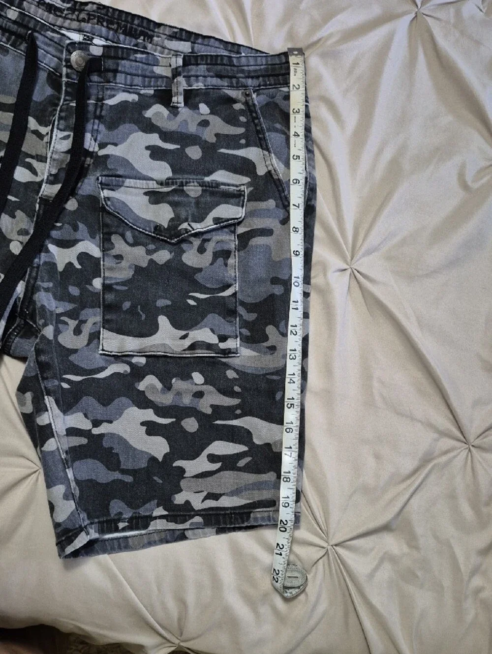 Men's Gray Camo Cargo Shorts with Utility Pockets - Picture 7 of 9